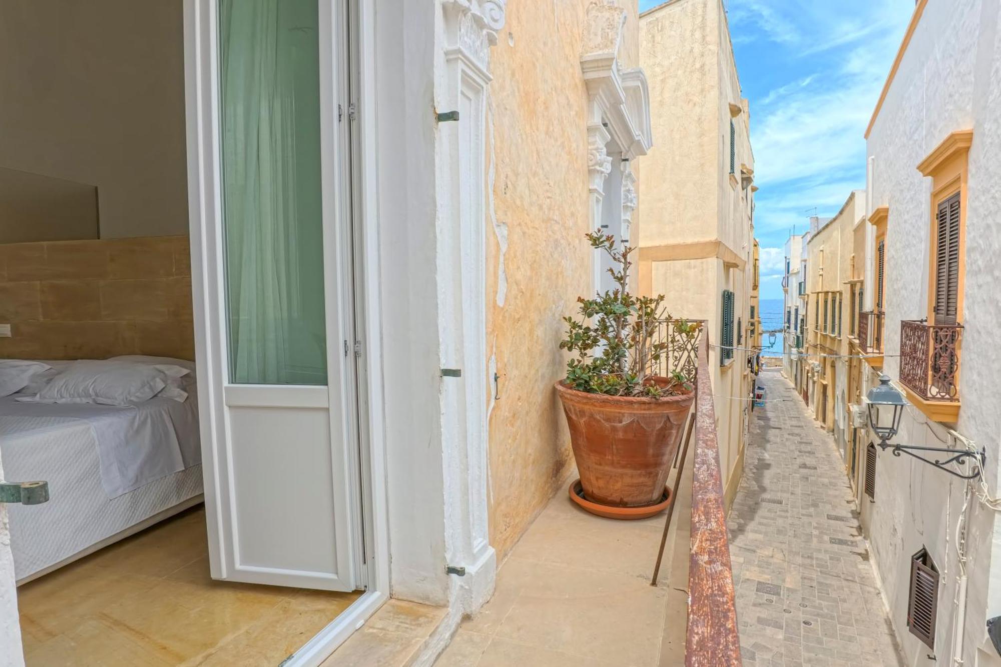 Pascaraymondo Suite Palace กัลลีโปลี ภายนอก รูปภาพ
